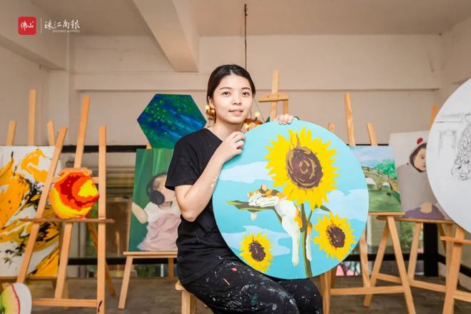 现代“神笔马良”!顺德90后墙绘师用笔画出满墙水乡风情→(图2) 现代“神笔马良”!顺德90后墙绘师用笔画出满墙水乡风情→(图2)