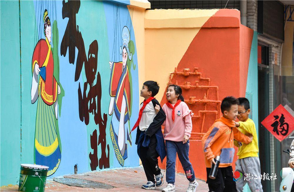 赤坎区：非遗墙绘扮靓城市景观 街头小巷也能实现“网红打卡”(图3)