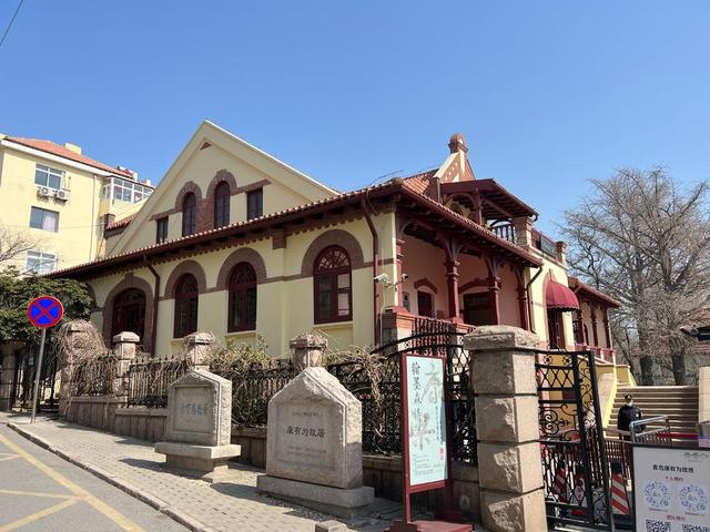 人文青岛墙绘故居藏于小巷中——福山支路彩绘出圈追溯背后的人文踪迹和文化密码(图4)
