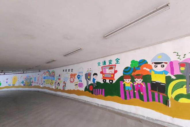 “画”里有“话”!南桥这个小区的“艺术家”带你“大开眼界”→(图4) “画”里有“话”!南桥这个小区的“艺术家”带你“大开眼界”→(图4)