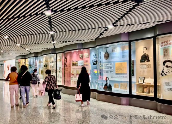 奔流、邹韬奋、美普绘：紫竹高新区、陕西南路、南京东路地铁站文化长廊上新(图2)