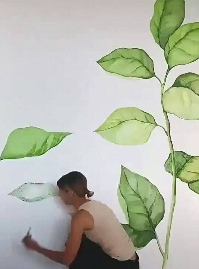小姐姐做墙绘看到成品后网友:这才是墙绘(图2) 小姐姐做墙绘看到成品后网友:这才是墙绘(图2)