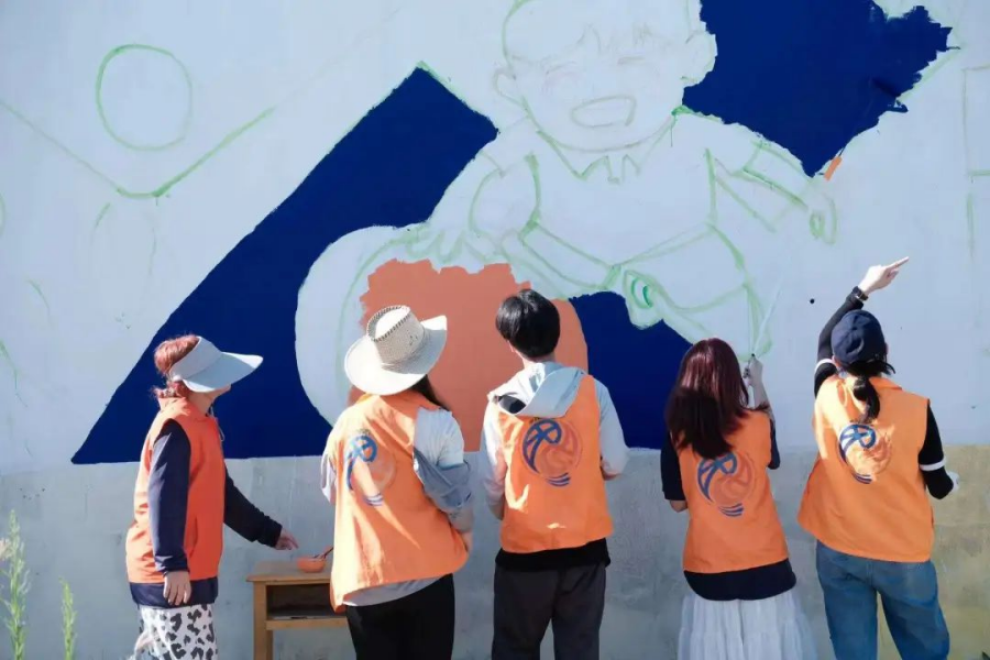 以青春之画笔绘就草潭镇百千万工程靓丽底色(图3) 以青春之画笔绘就草潭镇百千万工程靓丽底色(图3)