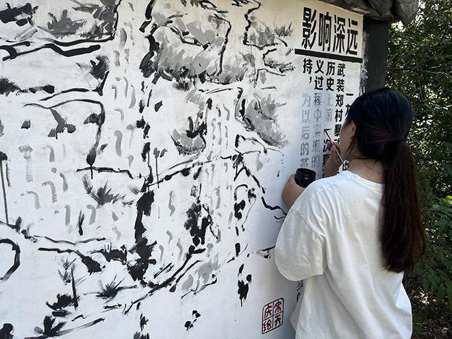 池州学院“艺术赋能乡村振兴”暑期社会实践团到石台县小河镇开展“三下乡”社会实践活动(图2) 池州学院“艺术赋能乡村振兴”暑期社会实践团到石台县小河镇开展“三下乡”社会实践活动(图2)