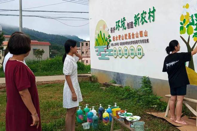 广州华商职业学院实践队以青春之名助力周陂镇乡村振兴(图6) 广州华商职业学院实践队以青春之名助力周陂镇乡村振兴(图6)