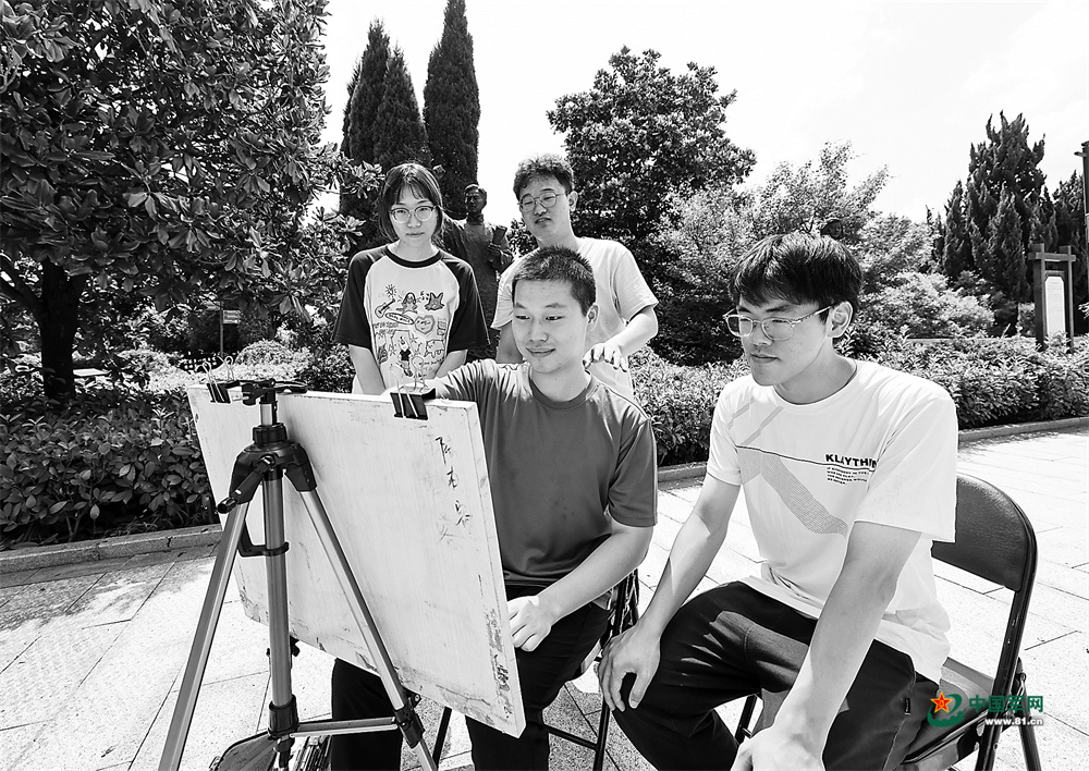 火热暑假军校学员们投身社会实践书写奋斗故事(图2)