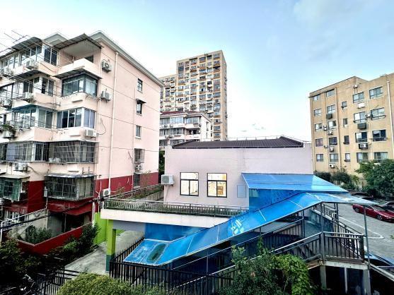 社区活动室“大变身”点亮居民“微幸福”(图3) 社区活动室“大变身”点亮居民“微幸福”(图3)