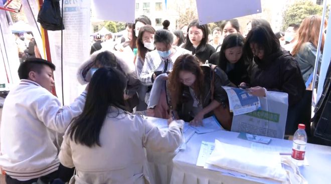强省会·强民生|贵阳贵安民生答卷写满幸福(图2) 强省会·强民生|贵阳贵安民生答卷写满幸福(图2)